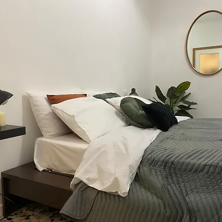 Short Nuovo In Citta * Pavia
